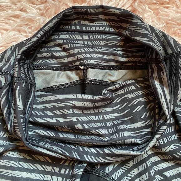 Lululemon Wunder Under Leggings Palm tree mesh size 4 or 6 - Picture 9 of 12